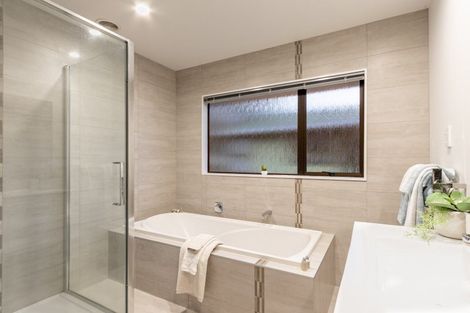 Photo of property in 50 Dale Road, Raumati South, Paraparaumu, 5032