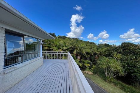 Photo of property in 2/18 Simon Ellice Drive, Bayview, Auckland, 0629