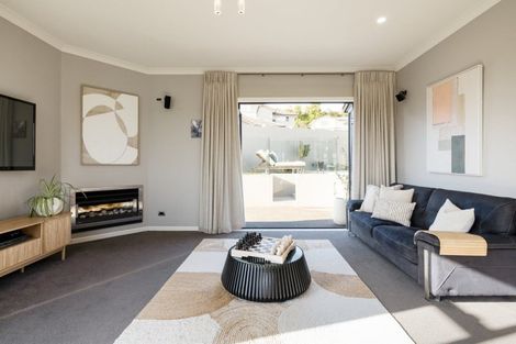 Photo of property in 10 The Dales, Dinsdale, Hamilton, 3204