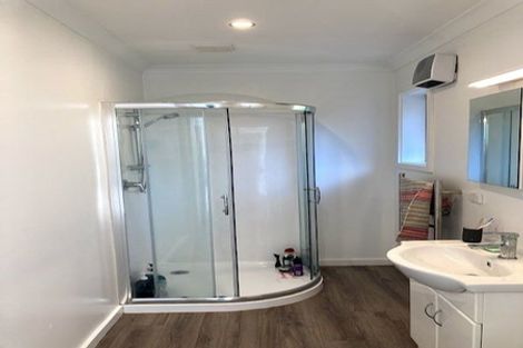 Photo of property in 8 Renfrew Street, Upper Riccarton, Christchurch, 8041