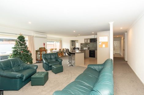 Photo of property in 38 Bramley Drive, Rototuna, Hamilton, 3210