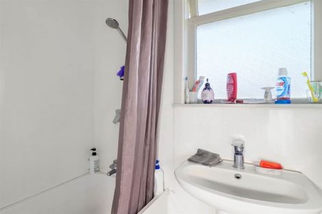 Photo of property in 12a Ross Road, Western Heights, Rotorua, 3015