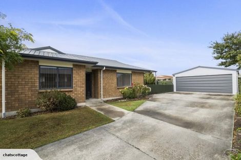Photo of property in 71 Rhodes Drive, Kelvin Grove, Palmerston North, 4414