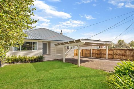 Photo of property in 324 Glengarry Road, Glen Eden, Auckland, 0602