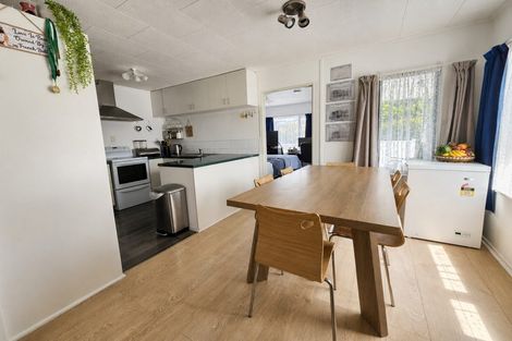 Photo of property in 42 Riverton Drive, Randwick Park, Auckland, 2105