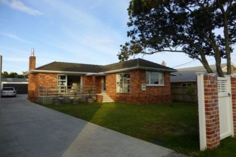 Photo of property in 2 Creamer Avenue, Belmont, Auckland, 0622