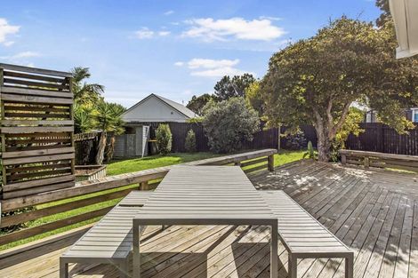 Photo of property in 15 Saffron Street, Birkdale, Auckland, 0626