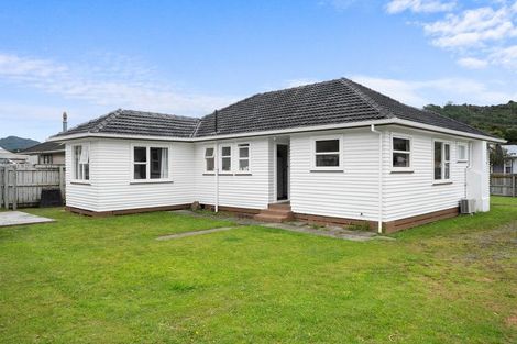 Photo of property in 42 Donnelley Drive, Wainuiomata, Lower Hutt, 5014