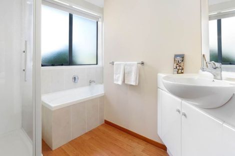 Photo of property in 18 Sharples Place, Somerville, Auckland, 2014