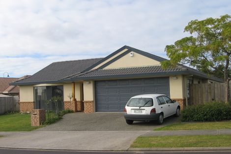 Photo of property in 4 Monivea Place, East Tamaki Heights, Auckland, 2016