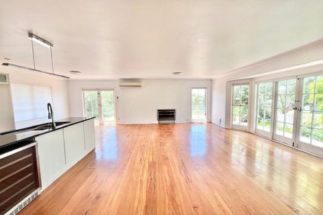 Photo of property in 2 King Richard Place, Browns Bay, Auckland, 0630