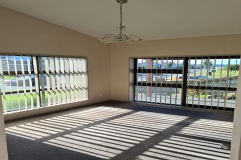 Photo of property in 72 Westgate Drive, Massey, Auckland, 0614