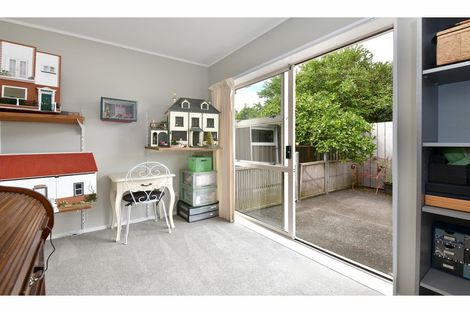 Photo of property in 2/11 Milton Road, Orewa, 0931