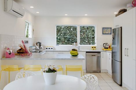 Photo of property in 3 Moana Place, Taradale, Napier, 4112