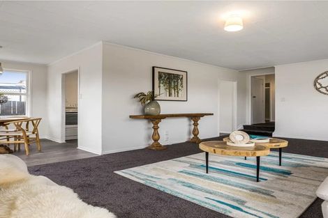 Photo of property in 9 Huruhuru Road, Massey, Auckland, 0614