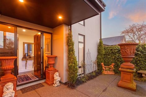 Photo of property in 2 Browns Road, St Albans, Christchurch, 8014