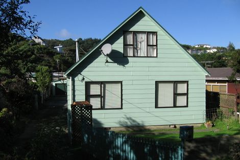 Photo of property in 48 Airlie Road, Plimmerton, Porirua, 5026