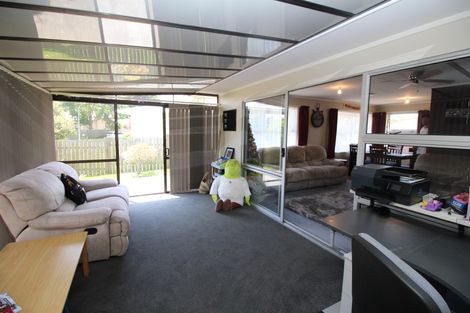 Photo of property in 15 Chaucer Place, Owhata, Rotorua, 3010