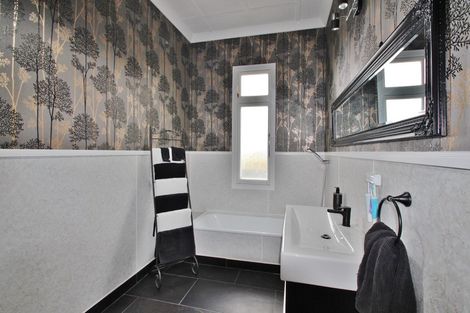 Photo of property in 112 Kitchener Street, Gore, 9710