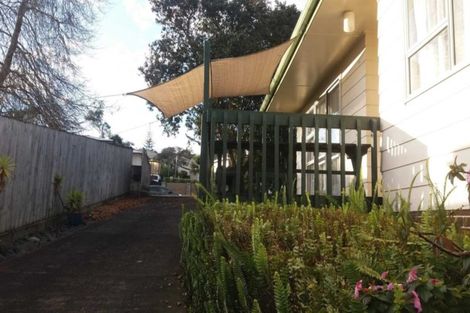 Photo of property in 75 Kemp Road, Massey, Auckland, 0614