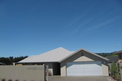 Photo of property in 39 Pentonville Close, Westmorland, Christchurch, 8025