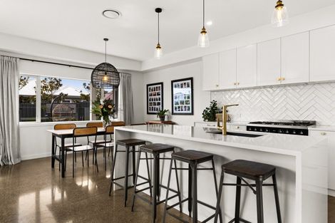 Photo of property in 19 Grooby Place, Havelock North, 4130