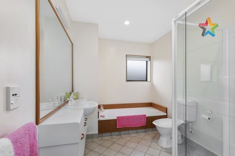 Photo of property in 1/14 Vincent Street, Waterloo, Lower Hutt, 5011