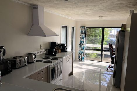 Photo of property in 26 Miriam Corban Heights, Henderson, Auckland, 0612