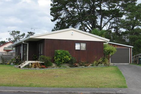 Photo of property in 84 Harmel Road, Glendene, Auckland, 0602
