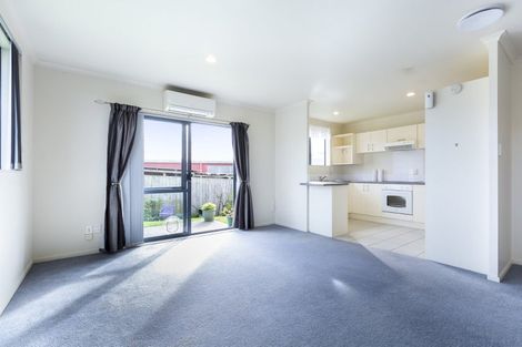 Photo of property in 12 Magnolia Drive, Waiuku, 2123