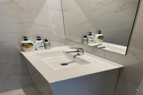 Photo of property in 2/13 Chilcott Road, Henderson, Auckland, 0612