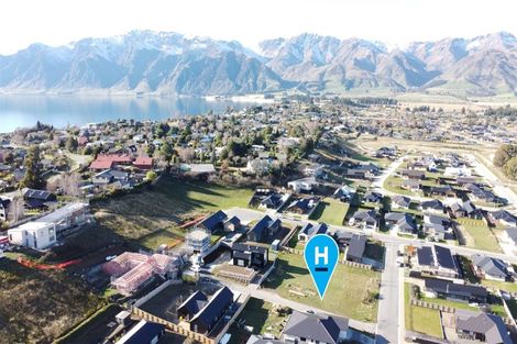 Photo of property in 35 Woodpecker Street, Lake Hawea, 9382