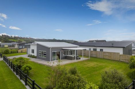 Photo of property in 49 Longreach Drive, Cooks Beach, Whitianga, 3591