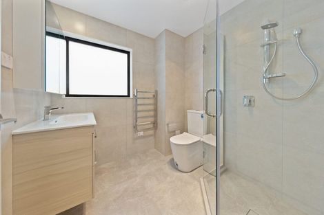 Photo of property in 47a Gossamer Drive, Pakuranga Heights, Auckland, 2010