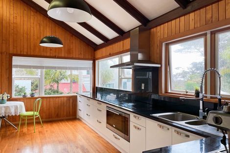 Photo of property in 194a Onewa Road, Birkenhead, Auckland, 0626