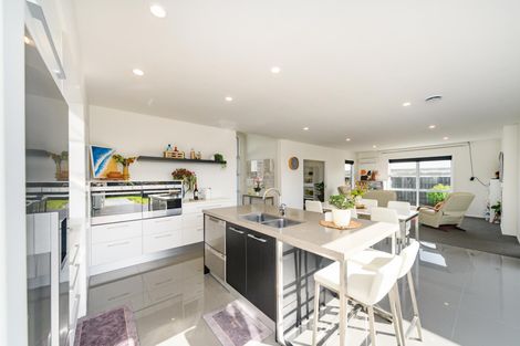 Photo of property in 175 Pacific Drive, Fitzherbert, Palmerston North, 4410