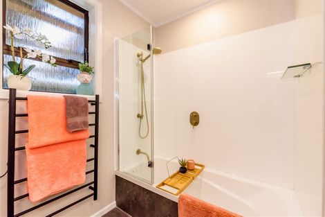 Photo of property in 48 Hookway Grove, Paraparaumu, 5032