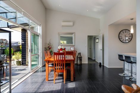 Photo of property in 2 Morocco Terrace, Kelvin Grove, Palmerston North, 4414