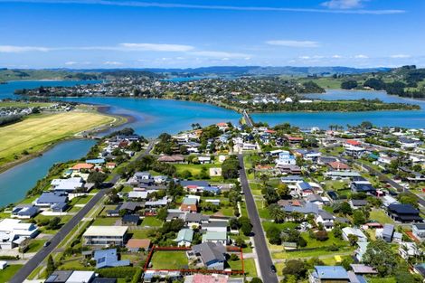 Photo of property in 19 Taipari Avenue, Raglan, 3225