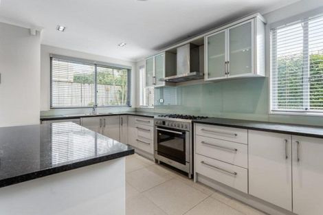 Photo of property in 12a Otahuri Crescent, Greenlane, Auckland, 1051