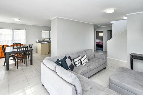 Photo of property in 1/19 Oratu Place, Manurewa, Auckland, 2102