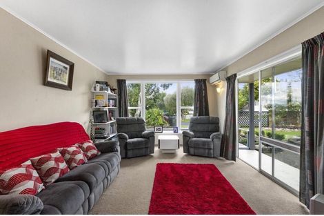 Photo of property in 1/8 Borrowdace Avenue, Botany Downs, Auckland, 2010