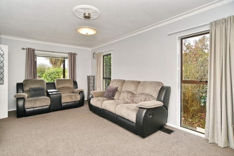 Photo of property in 15 Sonning Place, Redwood, Christchurch, 8051