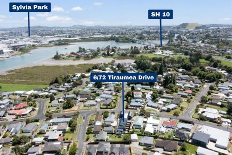 Photo of property in 6/72 Tiraumea Drive, Pakuranga, Auckland, 2010