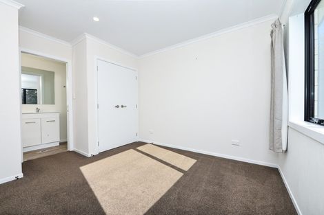 Photo of property in 32 Holland Road, Fairfield, Hamilton, 3214