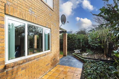 Photo of property in 94 Memorial Avenue, Ilam, Christchurch, 8053