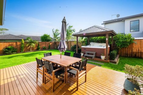 Photo of property in 8 Scotsmoor Drive, Wattle Downs, Auckland, 2103