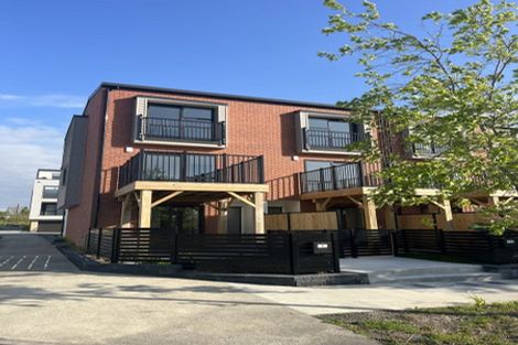 Photo of property in 5 Falcon Crescent, Hobsonville, Auckland, 0618