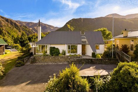 Photo of property in 3 Stafford Street, Arrowtown, 9302