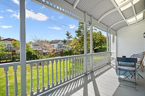 Photo of property in 6 Shortland Street, Regent, Whangarei, 0112